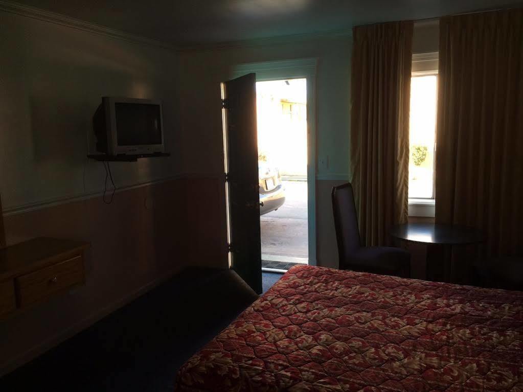 Hamlet Motel Newman Extérieur photo